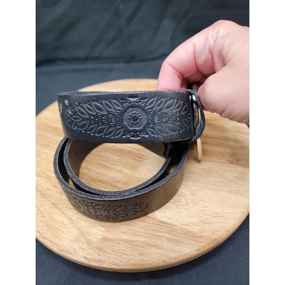 Vintage Fossil Black Leather Belt Embossed Floral W/ Heart Shaped Buckle M